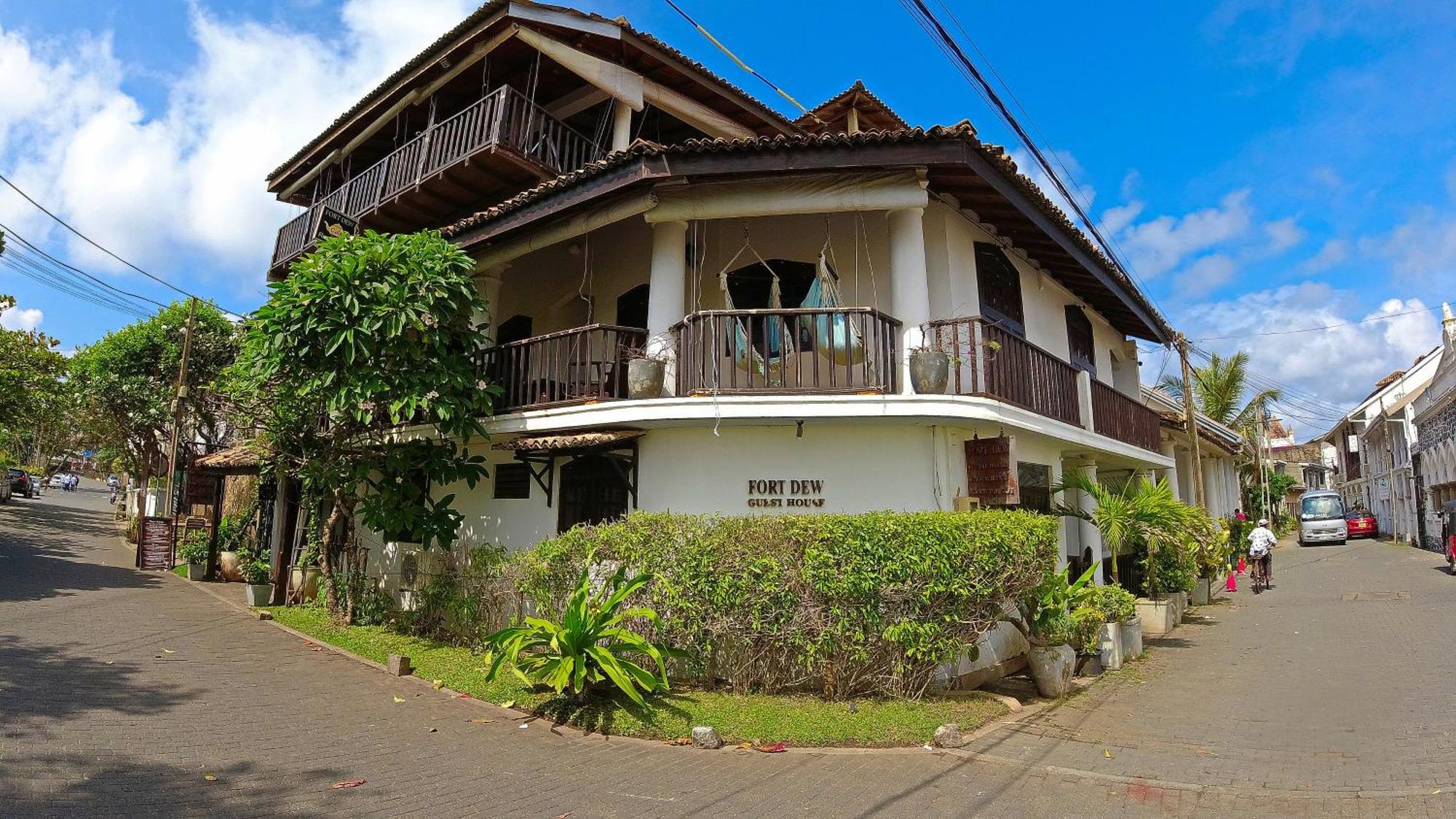 Fort Dew Guest House ガル エクステリア 写真